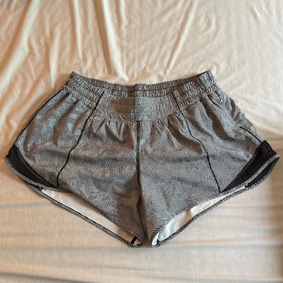 Lululemon SeaWheeze shorts 2020 - Picture 1 of 3